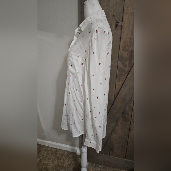 BEACH LUNCH LOUNGE Long Sleeve Button Down White Shirt Strawberry Print, M NWT - Picture 16 of 16
